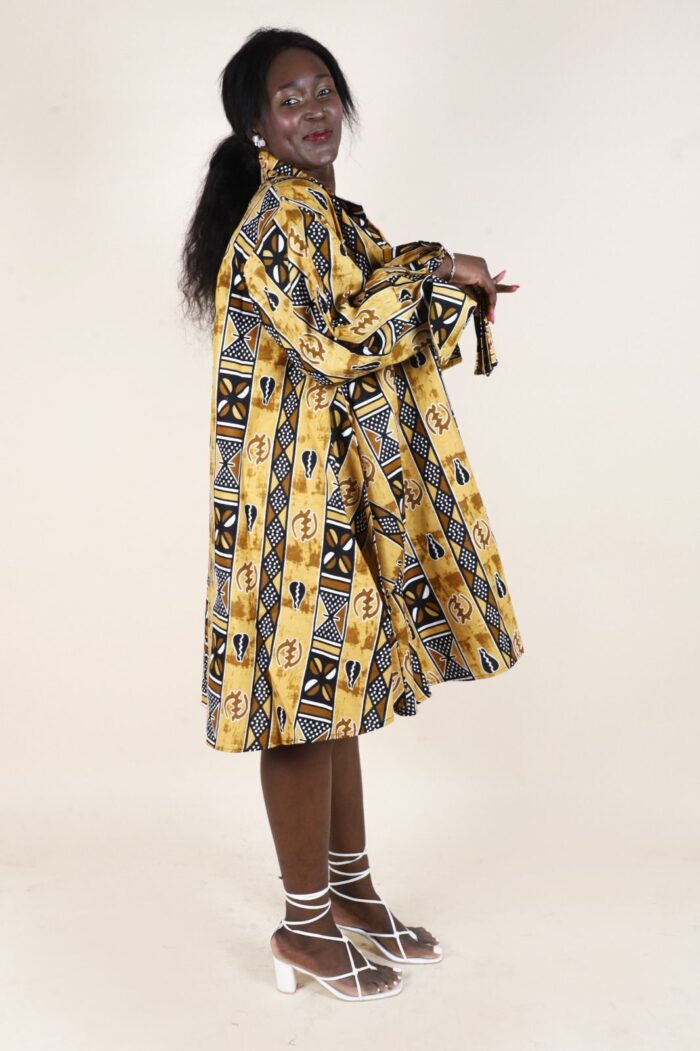 Elegant Smock Dress With Wooden Closures - Image 2