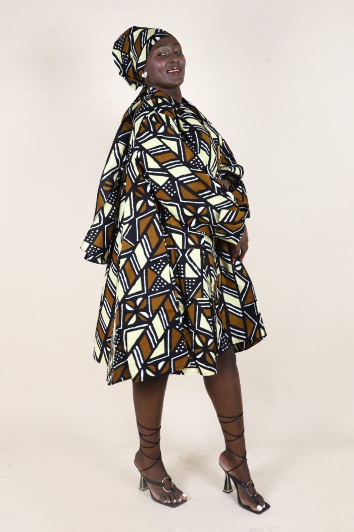 Elegant Smock Dress With Wooden Closures - Image 4