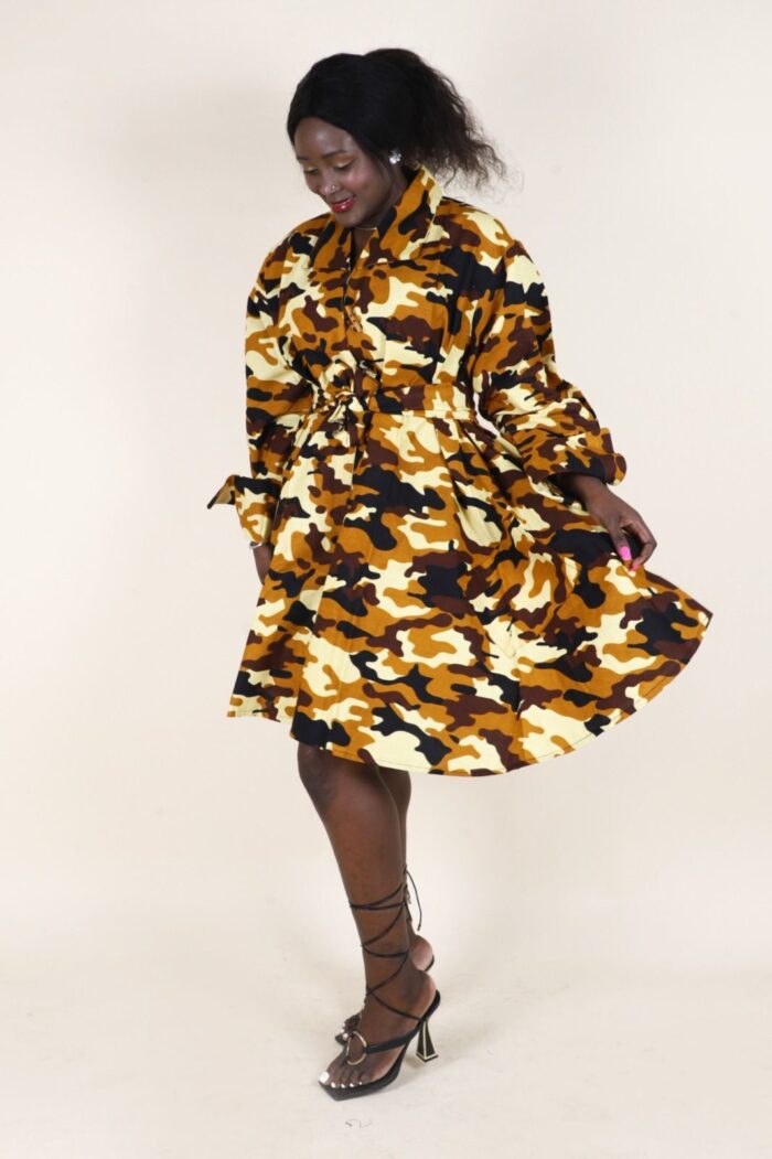 Elegant Smock Dress With Wooden Closures - Image 6